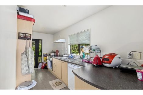 Photo of property in 1/7 Pannill Place, Oteha, Auckland, 0632