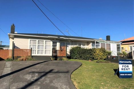 Photo of property in 6 Karaka Crescent, Levin, 5510