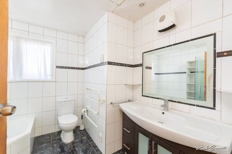 Photo of property in 51 Holyoake Crescent, Avalon, Lower Hutt, 5011