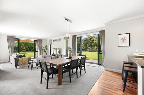 Photo of property in 10 East Ridge Grove, Newstead, Hamilton, 3286