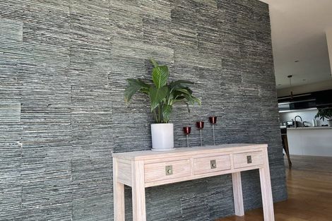 Photo of property in 17 Limmer Place, Browns Bay, Auckland, 0632