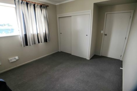 Photo of property in 67 Lincoln Park Avenue, Massey, Auckland, 0614