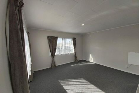 Photo of property in 2/5 Pureora Place, Clendon Park, Auckland, 2103