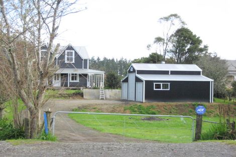 Photo of property in 24 Takiroa Street, Urenui, 4375