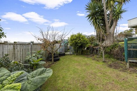 Photo of property in 8a Walmer Grove, Bell Block, New Plymouth, 4312