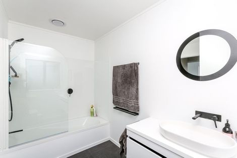 Photo of property in 11 Crownhill Street, Spotswood, New Plymouth, 4310