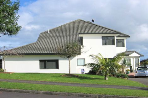 Photo of property in 3 Lobelia Rise, Goodwood Heights, Auckland, 2105