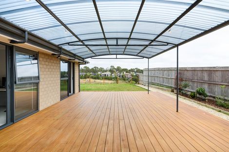 Photo of property in 55 Vaucluse Heights, Fitzherbert, Palmerston North, 4410