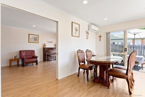 Photo of property in 5 Landvale Court, Browns Bay, Auckland, 0630