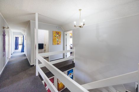 Photo of property in 22 Truscott Grove, Awapuni, Palmerston North, 4412