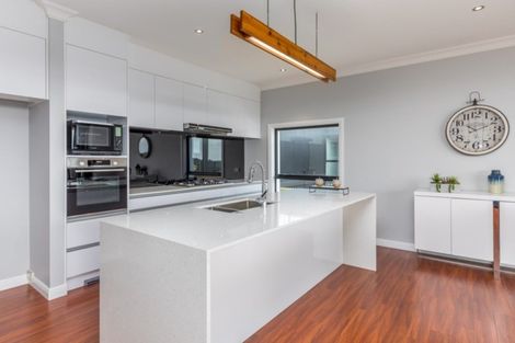 Photo of property in 7 Boutique Way, Orewa, 0931