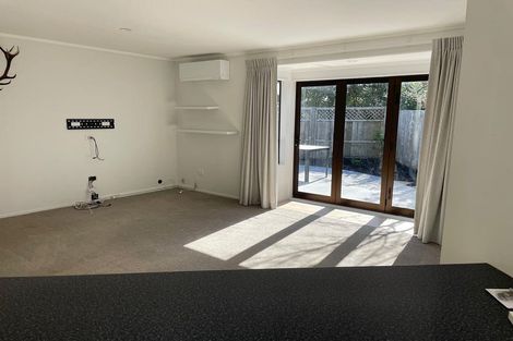 Photo of property in 1/865 Beach Road, Waiake, Auckland, 0630
