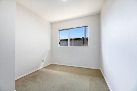 Photo of property in 8 Riverglade Parkway, Te Atatu South, Auckland, 0610