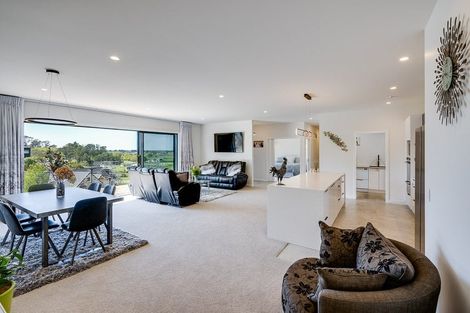 Photo of property in 91 Oak Road, Poraiti, Napier, 4112
