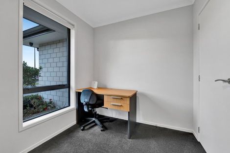 Photo of property in 9 Piharau Crescent, Hurdon, New Plymouth, 4310