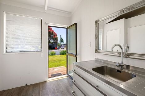 Photo of property in 4a Roretana Drive, Athenree, Katikati, 3177