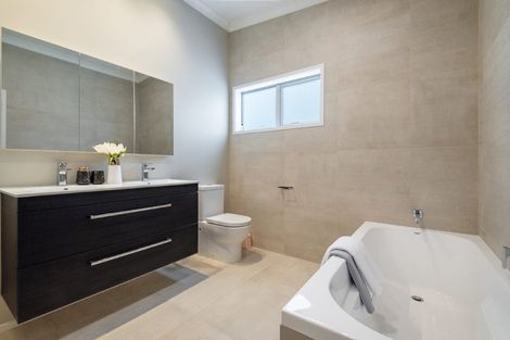 Photo of property in 3f Dallinghoe Crescent, Milford, Auckland, 0620