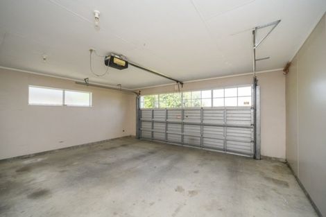 Photo of property in 15 Rosebank Avenue, Kelvin Grove, Palmerston North, 4414