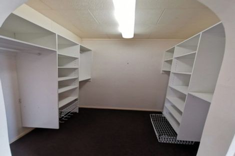 Photo of property in 16 Raphael Place, West Harbour, Auckland, 0618