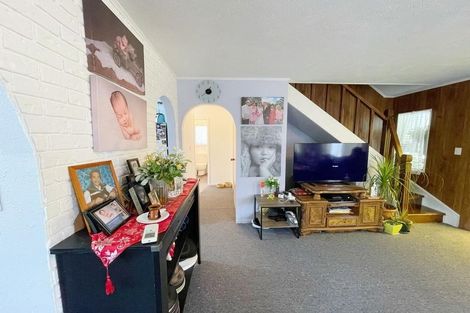 Photo of property in 37 Borich Road, Sunnyvale, Auckland, 0612