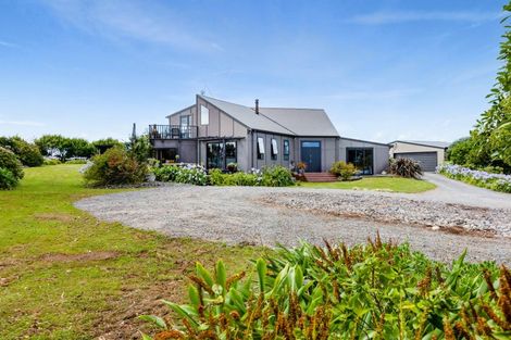 Photo of property in 20 Kiri Road, Te Kiri, Opunake, 4682