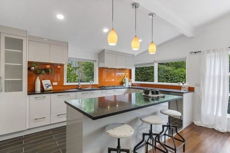 Photo of property in 3 Keldale Place, Forrest Hill, Auckland, 0620