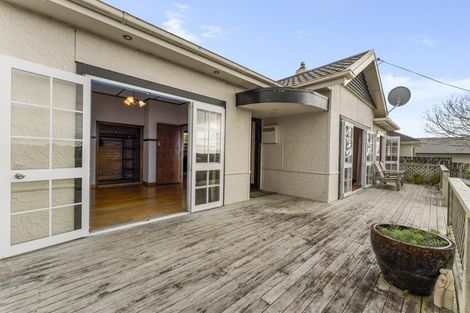 Photo of property in 88 Mangorei Road, Strandon, New Plymouth, 4312