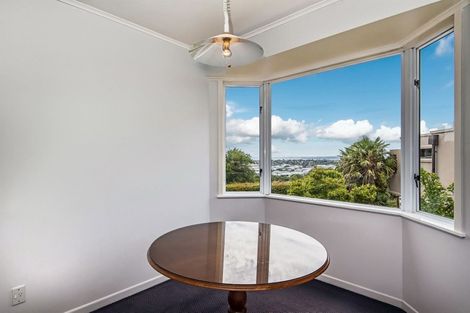 Photo of property in 17 Chivalry Road, Glenfield, Auckland, 0629