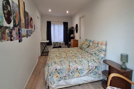 Photo of property in 15 Mile Place, Henderson, Auckland, 0612