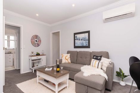 Photo of property in 7 Kiwi Crescent, Tawa, Wellington, 5028