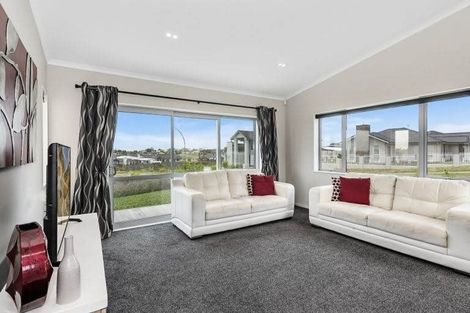 Photo of property in 32 Magellan Rise, Flagstaff, Hamilton, 3210