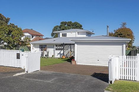 Photo of property in 24 Cherry Road, Bucklands Beach, Auckland, 2014