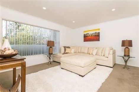 Photo of property in 32 Pukatea Avenue, Albany, Auckland, 0632