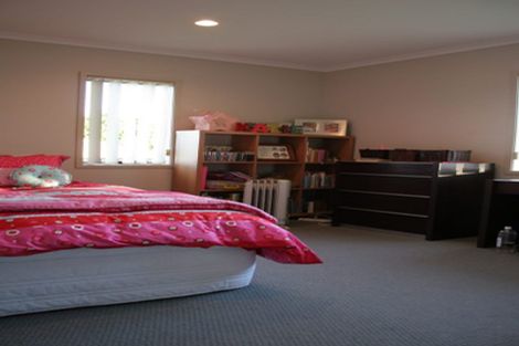 Photo of property in 17 Nanleen Rise, Manurewa, Auckland, 2105