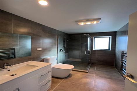 Photo of property in 38b Crestview Rise, Papakura, 2110