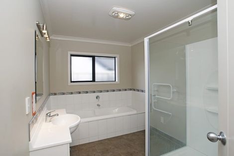 Photo of property in 3 Gibbston Close, Huntington, Hamilton, 3210