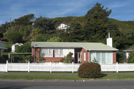 Photo of property in 210 Waddington Drive, Naenae, Lower Hutt, 5011