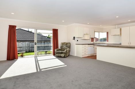 Photo of property in 30a Highfields Terrace, Henderson, Auckland, 0612