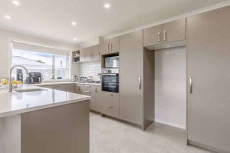 Photo of property in 33 Belgrove Drive, Waipukurau, 4200