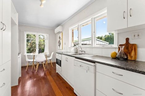 Photo of property in 30 Kereru Street, Henderson, Auckland, 0612