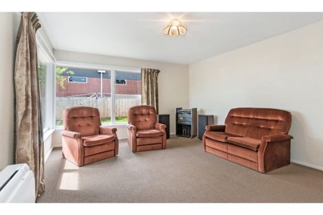 Photo of property in 2/120a Wainoni Road, Avondale, Christchurch, 8061