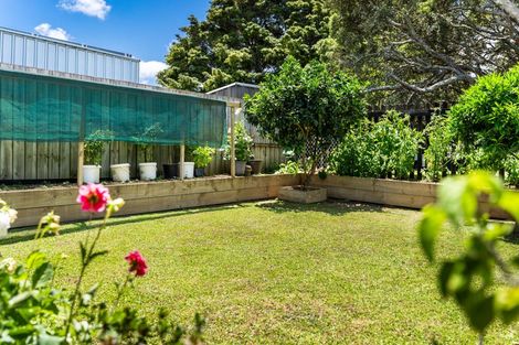 Photo of property in 24 Tutuwhatu Crescent, Weymouth, Auckland, 2103