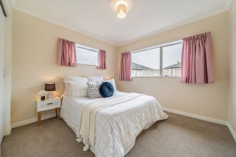 Photo of property in 3 Oak Street, Ebdentown, Upper Hutt, 5018