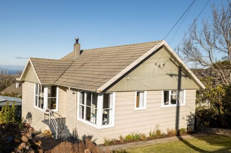 Photo of property in 7 Hanlon Street, Halfway Bush, Dunedin, 9010