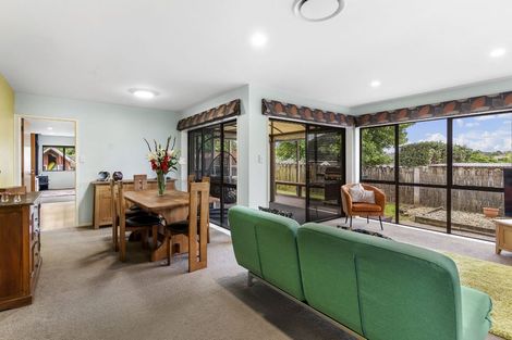 Photo of property in 4 Carriage Close, Northpark, Auckland, 2013