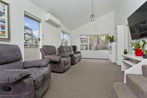 Photo of property in 1/28 Glen Vista Place, Bayview, Auckland, 0629
