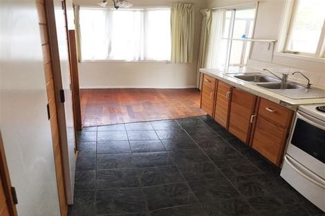 Photo of property in 15 Sherwood Avenue, Te Atatu South, Auckland, 0610