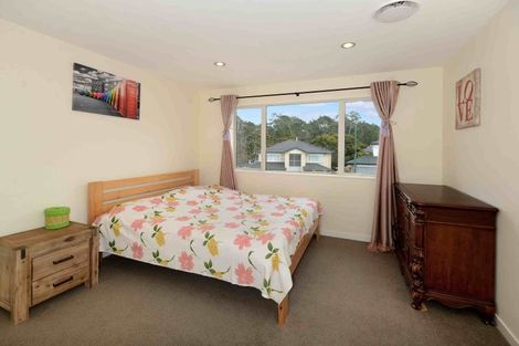 Photo of property in 39 Harrowglen Drive, Northcross, Auckland, 0632