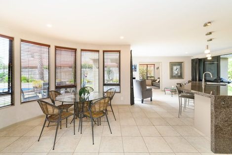 Photo of property in 4 The Strand, Fitzherbert, Palmerston North, 4410