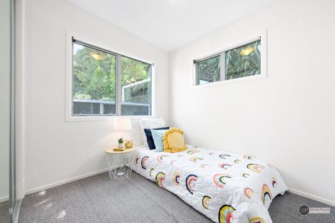 Photo of property in 73 Miromiro Road, Normandale, Lower Hutt, 5010